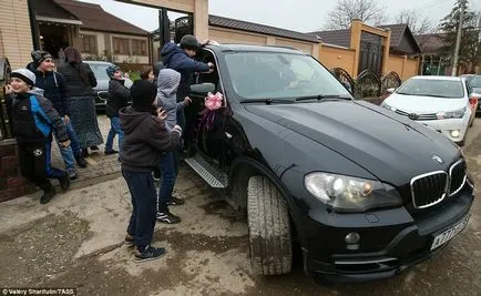 Fără familie și modul în care dansul de nunta pentru mireasa cecen