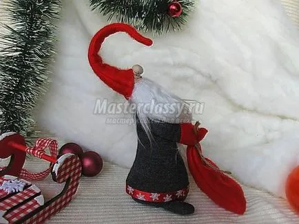 Дядо Коледа със собствените си ръце, с една торба с подаръци цех