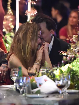 Dzhonni Depp si Amber Heard poveste de dragoste cu un final de rău, Marie Claire