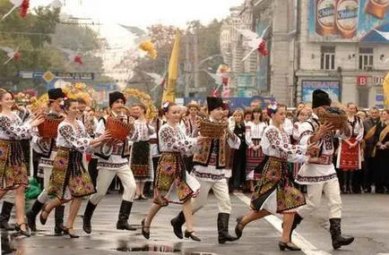 pavilion moldovenesc, emblemă, imn