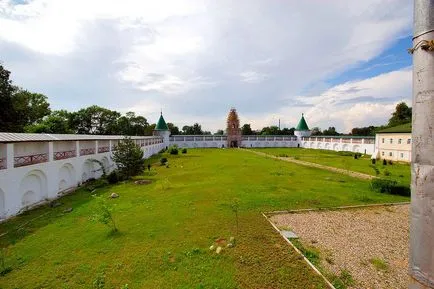 Ипатиевския манастир в историята на Кострома, описание