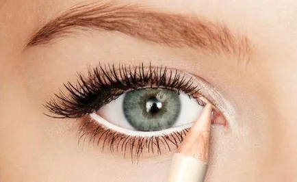 Milyen hatást lehet elérni a make-up, egy fehér ceruzával