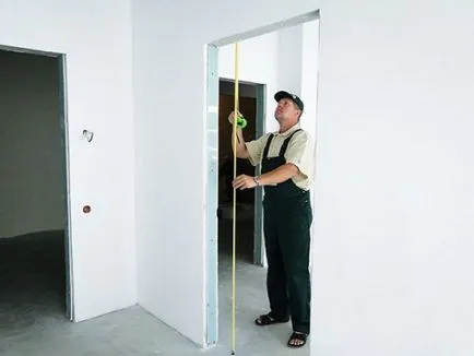 Care ar trebui să fie lățimea ușii interioare tocului, ghidajul ușii