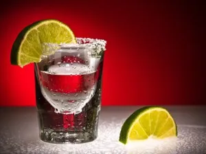 Hogyan inni tequila és megfelelően, mint ő táplálékra video, nalivali