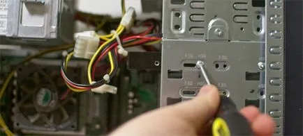 Hogyan lehet csatlakozni a régi merevlemezt a számítógéphez
