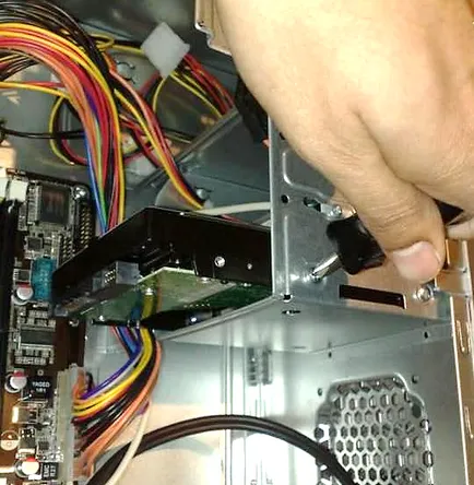 Cum de a conecta un al doilea hard disk la computer