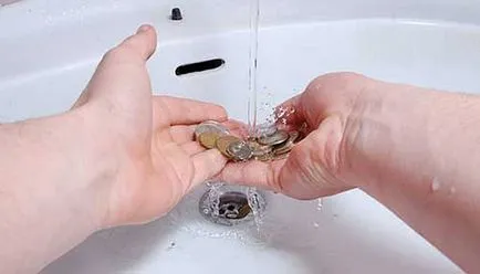 Hogyan tisztítható a régi érméket otthon