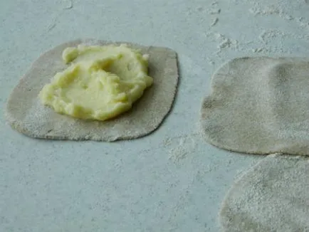 Как да се готви карелски вратички изработени от ръжено брашно с картофи рецепта с стъпка по стъпка снимки - вкъщи