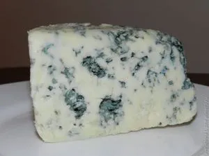 Hogyan lehet felismerni a rossz minőségű sajt