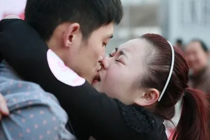 Китайски Kiss страст, докато той загубил съзнание, Китай