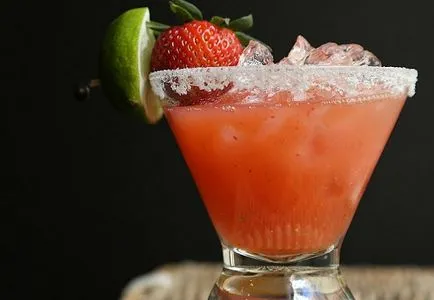 Strawberry Margarita reteta cocktail la domiciliu