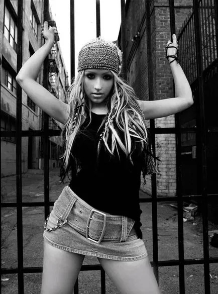 Christina Aguilera (christina aguilera), fotók a különböző években (etoday online újság)