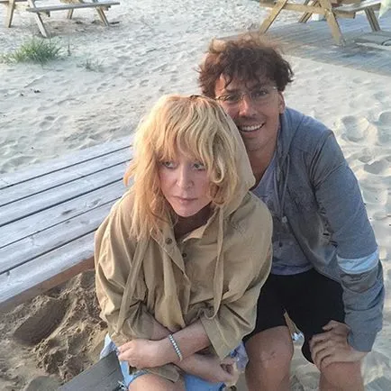 Maxim Galkin el este prezentat ca Alla Pugacheva feed-uri pe fiul lor Harry în Jurmala, bârfă