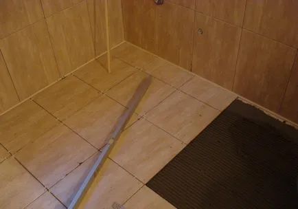 Cum și dacă puteți pune țiglă pe o podea de lemn - normele de stabilire