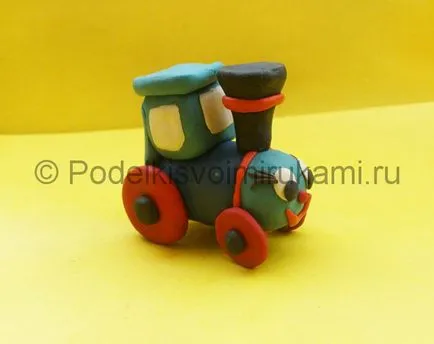 Un tren din plastilină