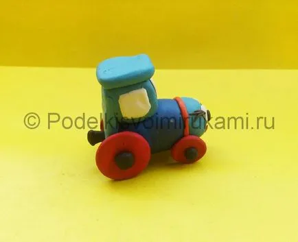 Un tren din plastilină