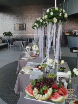 decor festiv de flori pentru nunta de azalee