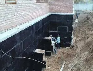 Reparație de casă privată de cărămidă cu propriile sale mâini fundației