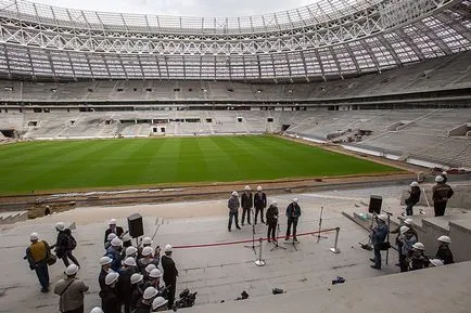 Raportarea din construcția stadionului „Luzhniki“ fotografie