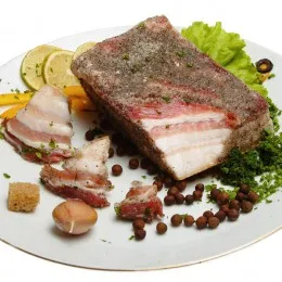 Bacon grăsime, gătită de acasă afumată are calități gustative unice