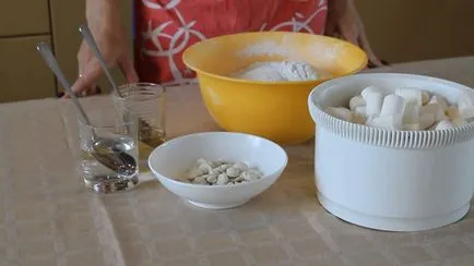 Cukorpasztát fedezésére torta recept lépésről lépésre fotó-video