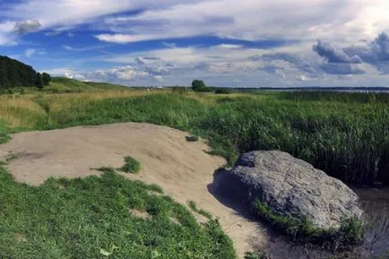 piatra albastra in Pereslavl - vechi altar păgân, locuri misterioase, România Atracții