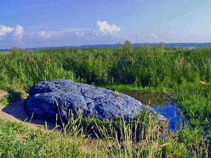 piatra albastra in Pereslavl - vechi altar păgân, locuri misterioase, România Atracții