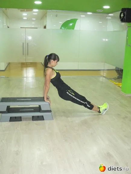 Lépésről lépésre, hogy egy karcsúbb test gyakorolja fitness lépés platform