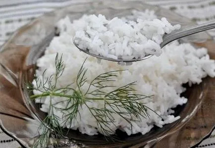 Кук свеж ориз сервира с една стъпка по стъпка рецепта