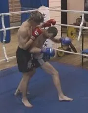 Könyök Muay Thai és az ellenük való védekezés