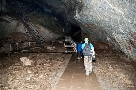 Туристически места на Башкортостан - езерото и пещерата Shulgan Shulgan-Таш