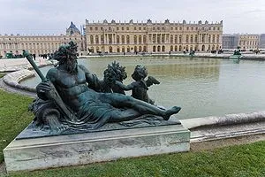 Versailles - ez