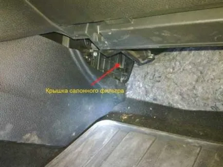 Смяна на филтъра за хижа в Nissan Teana превозно средство J32 снимка и видео
