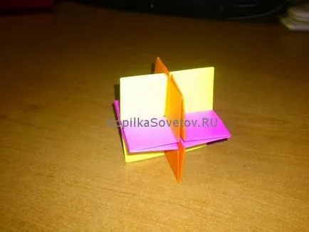 Steaua a volumului de hârtie în atelier de origami pentru începători