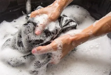 7 Правила как да се мият черни неща и да поддържат новия си състояние!