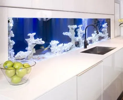 Akvárium konyha belső szokatlan dekor elemek