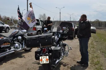 Велосипедистите в Иркутск - Иркутск за функциите на начина на шофиране, мотоциклети