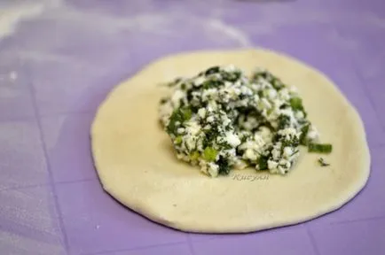 Gyors tortilla sajttal és gyógynövények kefir