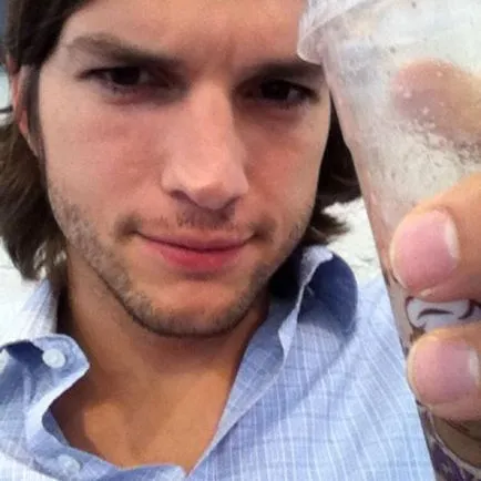 Blogurile Ashton Kutcher ca aplusk (jurnal online etoday)