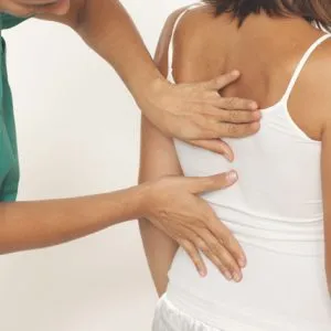 Болка скапула Какво причинява болка в плешката, лечение