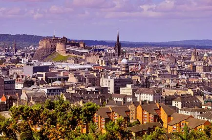 Mit kell tennie kötelező Edinburgh, hová menjen