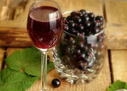 calorii Blackcurrant, proprietăți utile și rețete