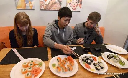 Experimentul a fost un adevărat sushi japonez gustat reale Gomel - Noutăți în imagini