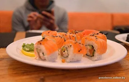 Experimentul a fost un adevărat sushi japonez gustat reale Gomel - Noutăți în imagini