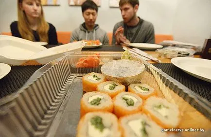 Experimentul a fost un adevărat sushi japonez gustat reale Gomel - Noutăți în imagini
