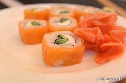 A kísérletet egy igazi japán sushi íze igazi Gomel - Hírek képekben