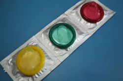 A genitális herpesz a férfiak okoz, tünetei, kezelés, gyógyszer (videó)