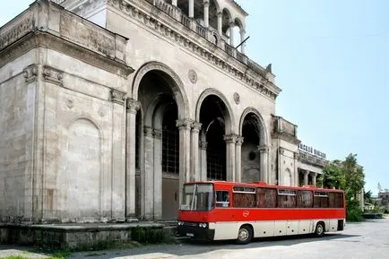 Hogyan lehet eljutni Abházia vonattal, busszal, autóval, katamarán, önerejéből
