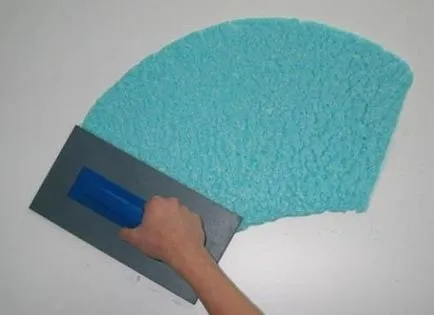 Cum se aplica tapet lichid pe tavan și pereți - tehnologia lucrării