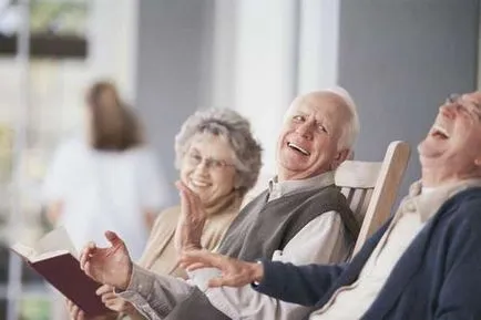 Hogyan lehet bejutni az idősek otthonában, amennyire csak lehetséges, hogy bekerüljön az idősek otthonában nyugdíjas „a részleteket”